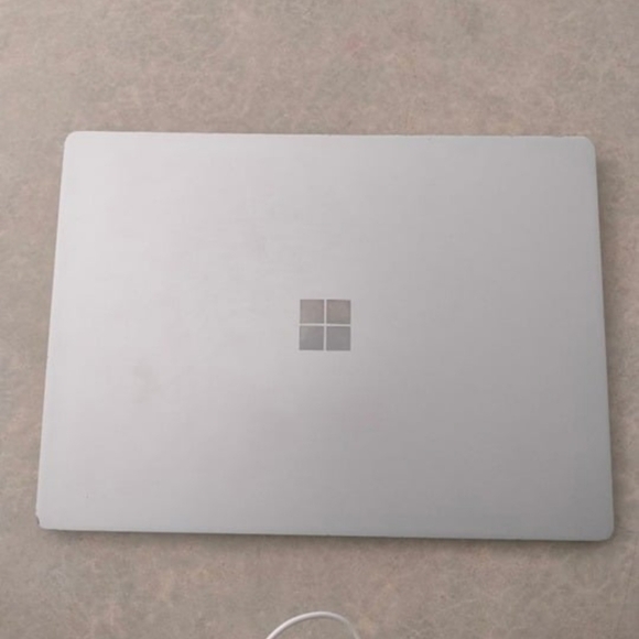 Microsoft Surface Laptop i5-7200u RAM 8GB SSD 128GB W11 Pro 64-Bit